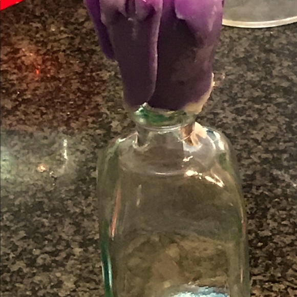 May is Mother’s Day and Teacher Appreciation Month. Makes sense to give scents! - Picture 4 of 13